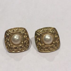 Trifari Earrings gold tone with simulated pearl